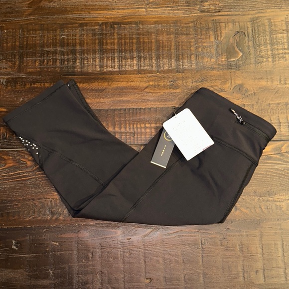 Lululemon Tight Stuff Crop - Picture 1 of 4